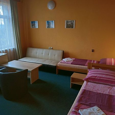 Pension Dobroucky Прага Экстерьер фото